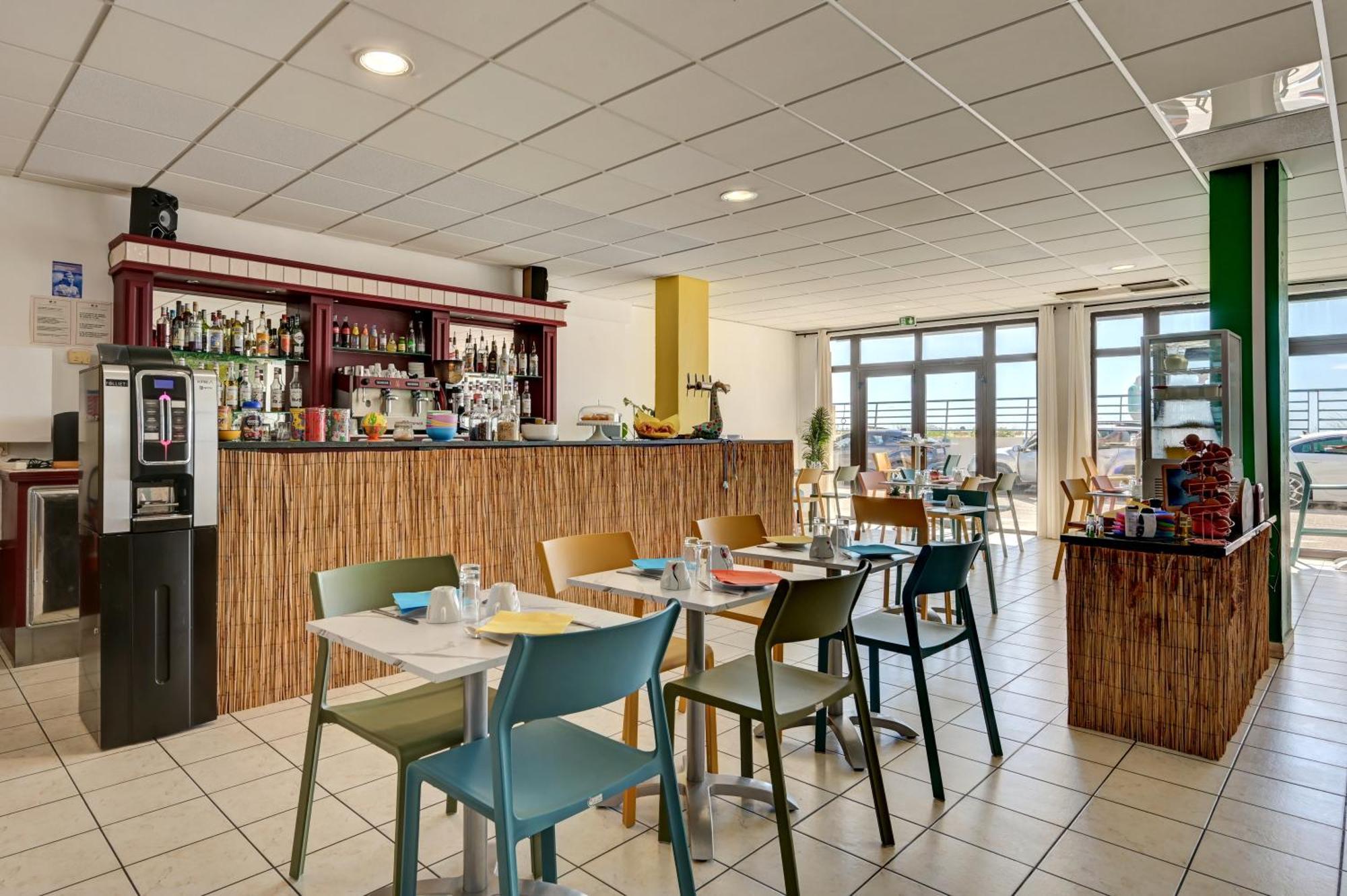 Hotel Camille Saintes-Maries-de-la-Mer Exterior photo
