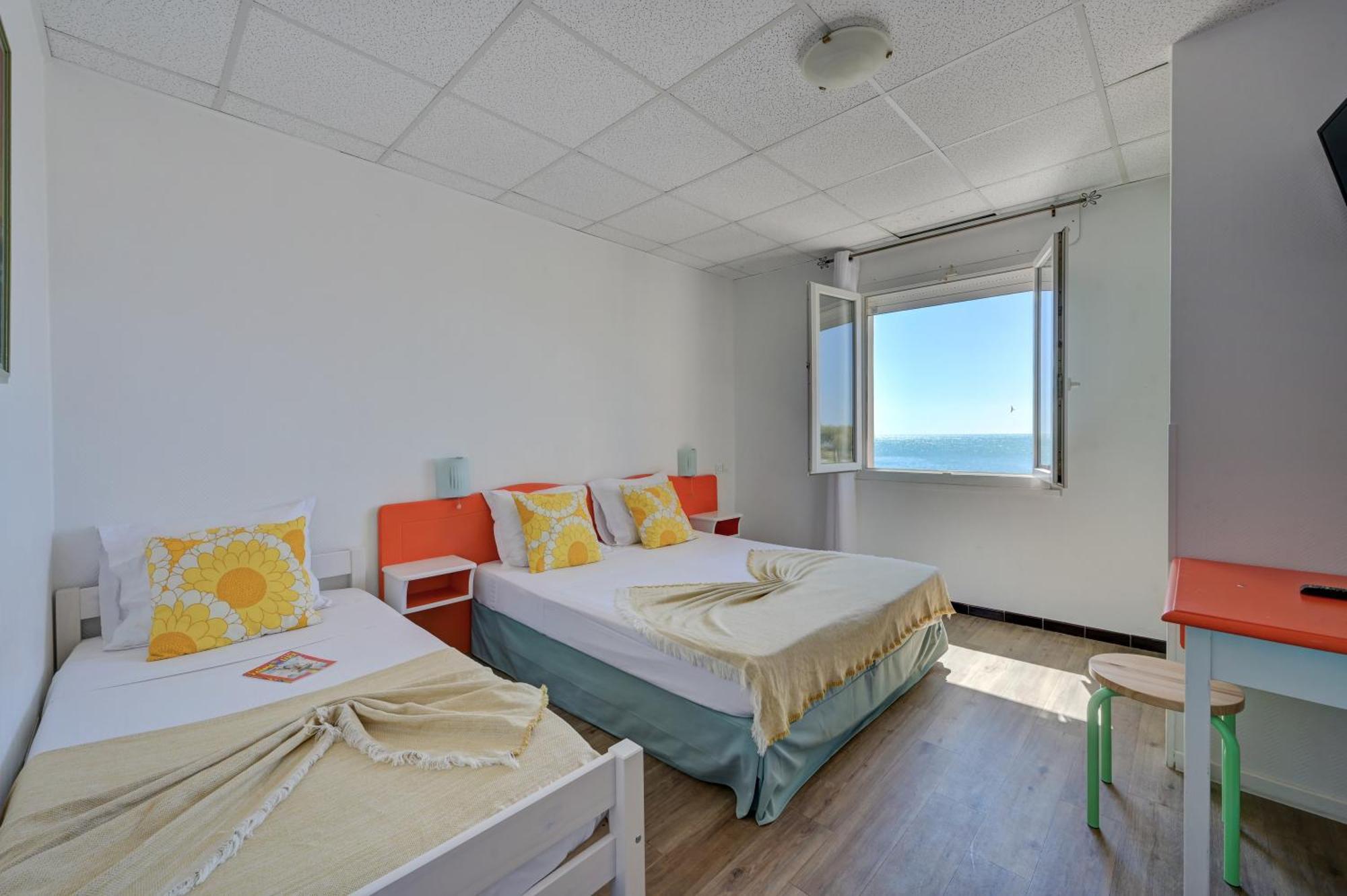Hotel Camille Saintes-Maries-de-la-Mer Exterior photo